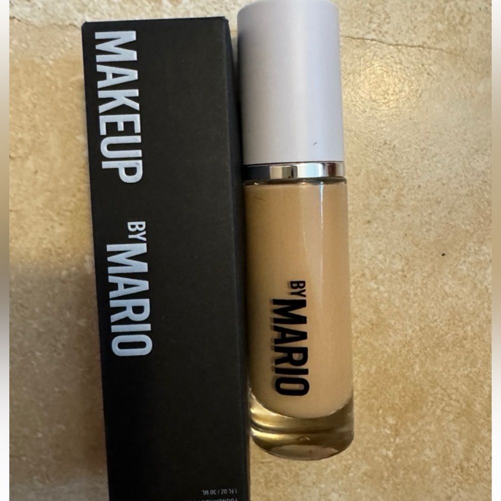MAKEUP BY MARIO FOUNDATION 8N SurrealSkin® Luminous Hydrating Foundation - Picture 5 of 7